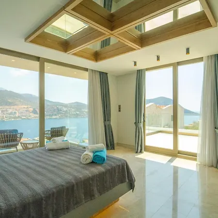 Kalkan Esra *